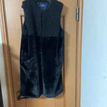 M'S GRACY 블랙 퍼 베스트