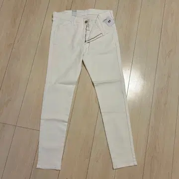 [택 포함 새상품] Lee 화이트 데님 원가 8,800엔