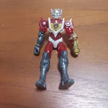 미크로맨 아서 가동 피규어