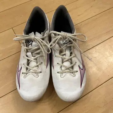 미즈노 알파 축구화 화이트