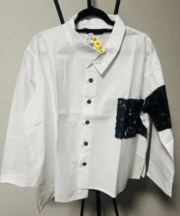 모유루  화이트/블랙 긴팔 셔츠 M-L