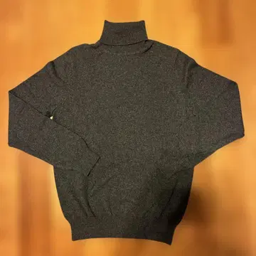 유니클로 캐시미어 스웨터 터틀넥