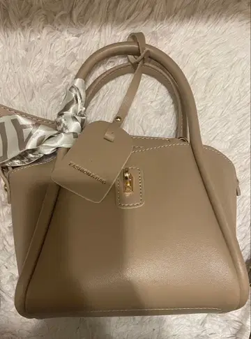 베이지 합성 피혁 핸드백 숄더백