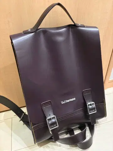 닥터마틴 백팩 브라운