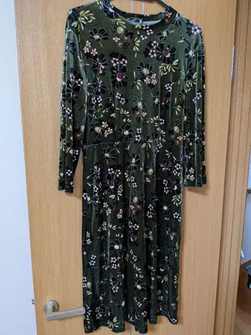 꽃무늬 벨벳 롱 원피스