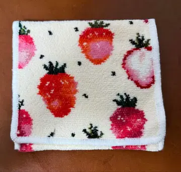 페이러 손수건 파우치 딸기 스트로베리 화이트