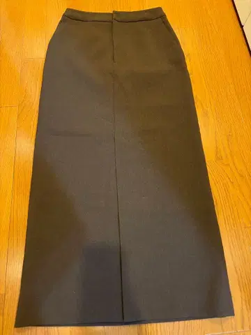 BEAUTY&YOUTH 다크 그레이 타이트 스커트