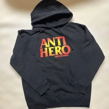 ANTI HERO 후드 부착 후드티 블랙