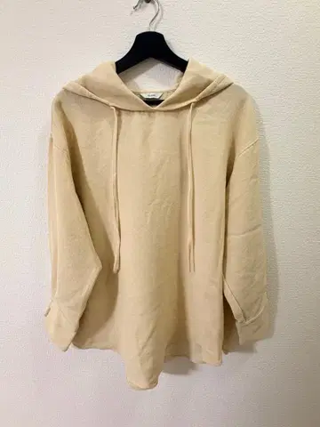 CLANE 베이지 후드 부착 후드티