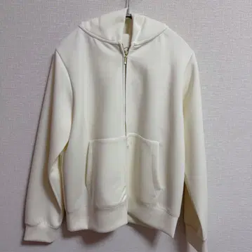 택 포함 새상품 un dix cors 종이상자 컴팩트 후드티 아이보리