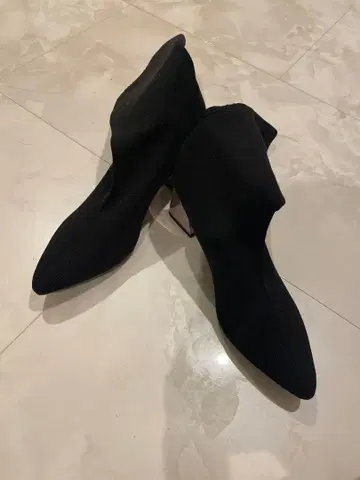 블랙 니트 앵클부츠