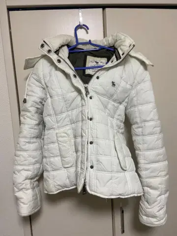 A&F Amb. 화이트 다운 자켓 XS