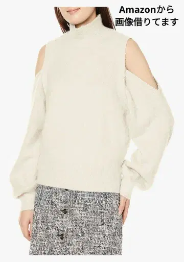 화이트 터틀넥 니트