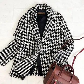 투모로우랜드 보르지 하운드투스 코트 38 자켓 화이트 블랙