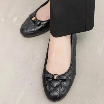 RANDA 퀼팅 라운드토 플랫 펌프스