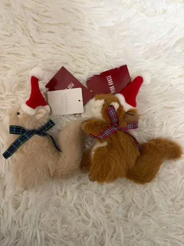 핑크하우스 크리스마스 다람쥐 봉제 인형 코사지 페어