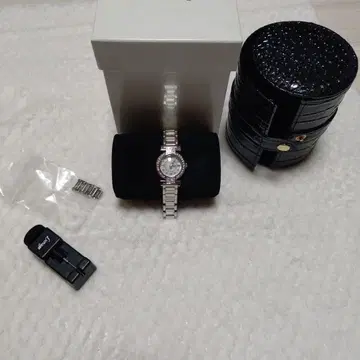 Lunage 스톤 장식 손목시계 다이아 0.6 캐럿 모델명 AD024