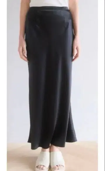 시루무린 새틴 머메이드 스커트 S 사이즈 블랙