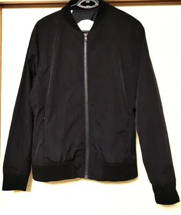 블랙 지퍼 점퍼