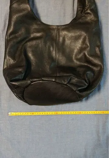 블랙 가죽 숄더백