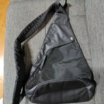 Victorinox 블랙 바디백