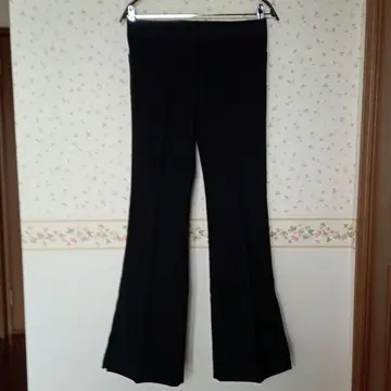 BUONA GIORANATA 보나조르나타 플레어 팬츠 밑단 슬릿 블랙