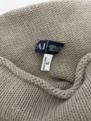 ARMANI JEANS 니트 made in ITALY