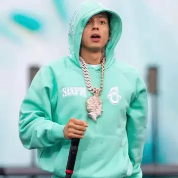 6PM 셋업 라이트 그린