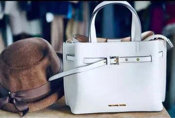 새상품급 마이클코어스 숄더백