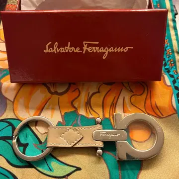 Salvatore Ferragamo 가죽 키링 베이지 간치니