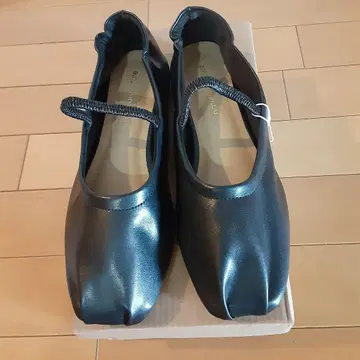 새상품 내추럴 꾸뛰르 발레 슈즈 블랙 M