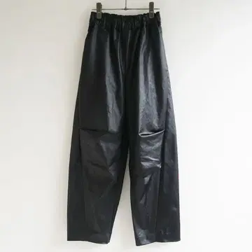 IIROT/이롯 Leather touch trouser