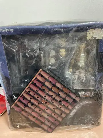 진격의 거인 피규어 figma 진격의 거인 엘렌 예거 피규어