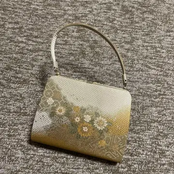 거의 미사용! 꽃무늬 골드 일본 의류용 백