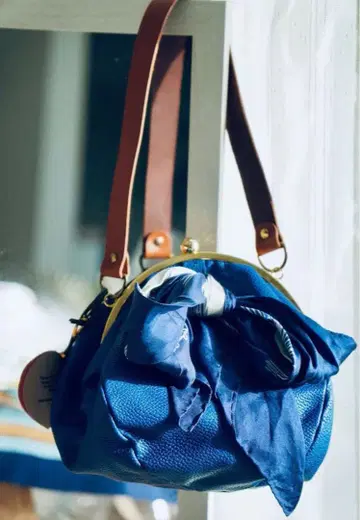 Sweetheart/스위트 하트 가죽 백 스카프 포함 가마구치