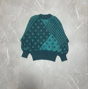 다크 그린 긴팔 니트 스웨터