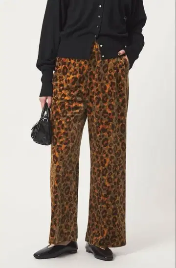 그린 레이블 릴랙싱 벨로아 레오파드 와이드 팬츠