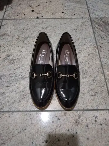 ARTEMISDIANA 에나멜 로퍼