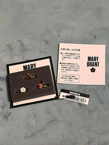 MARY QUANT 립과 꽃 모티브 반지 3세트