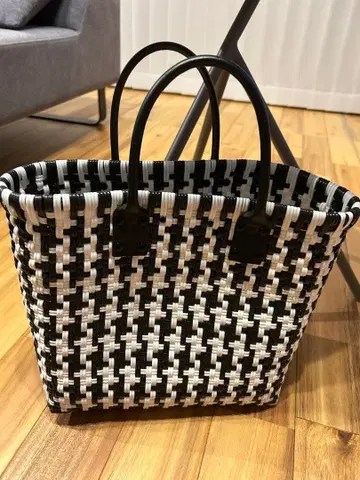 Diminutivo 바스켓백 블랙과 화이트