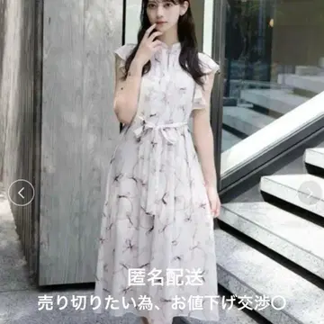 스나이델 프릴 슬리브 리본 프린트 원피스 핑크