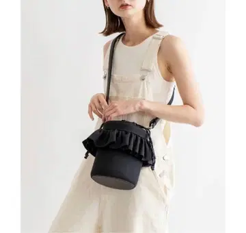 비타페리체 2way 프릴 숄더 백 블랙