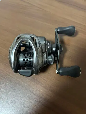 25SLX BFS XG RIGHT 시마노 베이트 릴