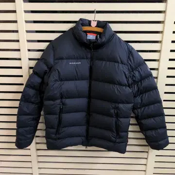 MAMMUT 블랙 다운 자켓