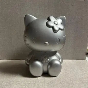 실버 헬로키티 피규어 약 21cm 저금통