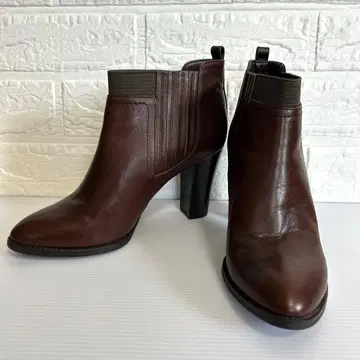 [컨디션 최상] 다이애나 숏부츠 사이드고어 숏부츠 23.5cm