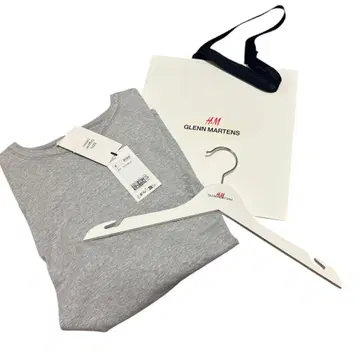 Glenn Martens x H&M 디자인 티셔츠 쇼핑백 행거
