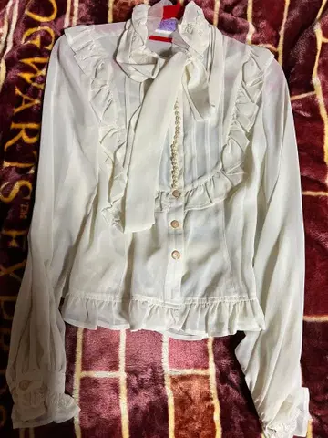 [ 새상품 ] Angelic Prett 프릴 리본 포함 화이트 블라우스