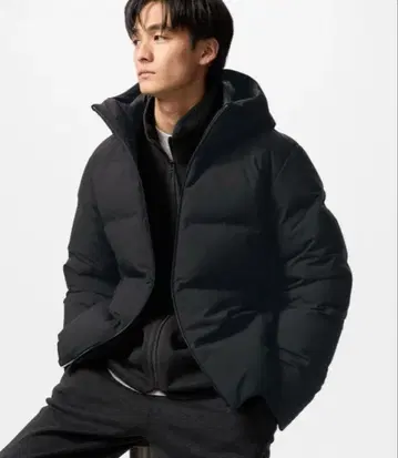 유니클로 심리스 다운 파카 블랙