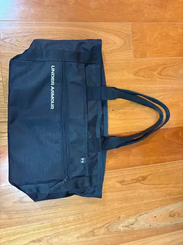 UNDER ARMOUR 블랙 토트백